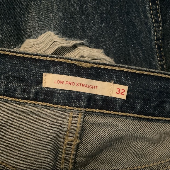 Levi's Women's Blue Distressed Jeans - Picture 8 of 11